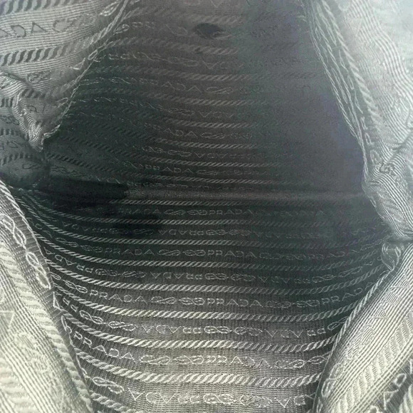 PRADA Nappa Gaufre B2599L Nero + 🆓 ENTRUPY COA - Picture 5 of 16